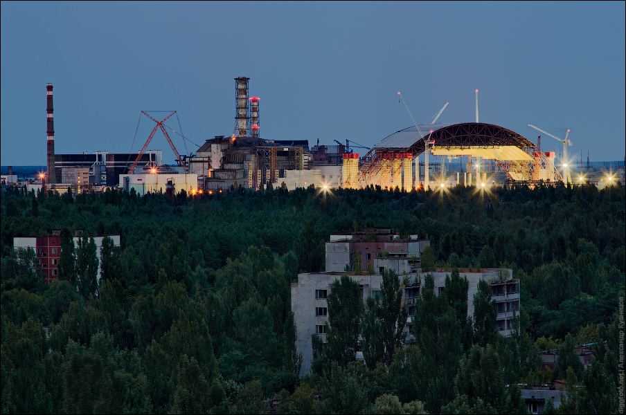 Чернобыльская АЭС ночью