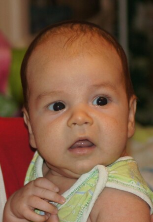 взгляд двухмесячного