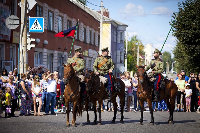 наши в городе