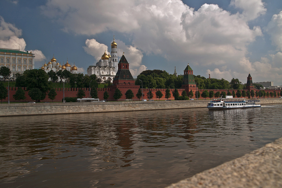 Набережная Москвы реки