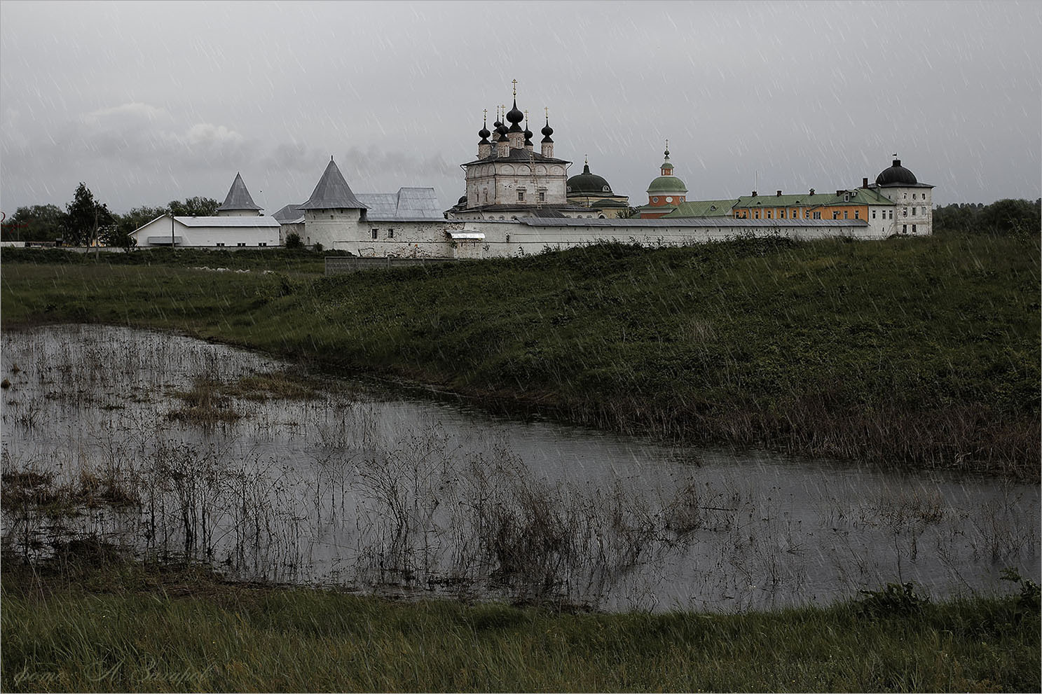 Женский монастырь.