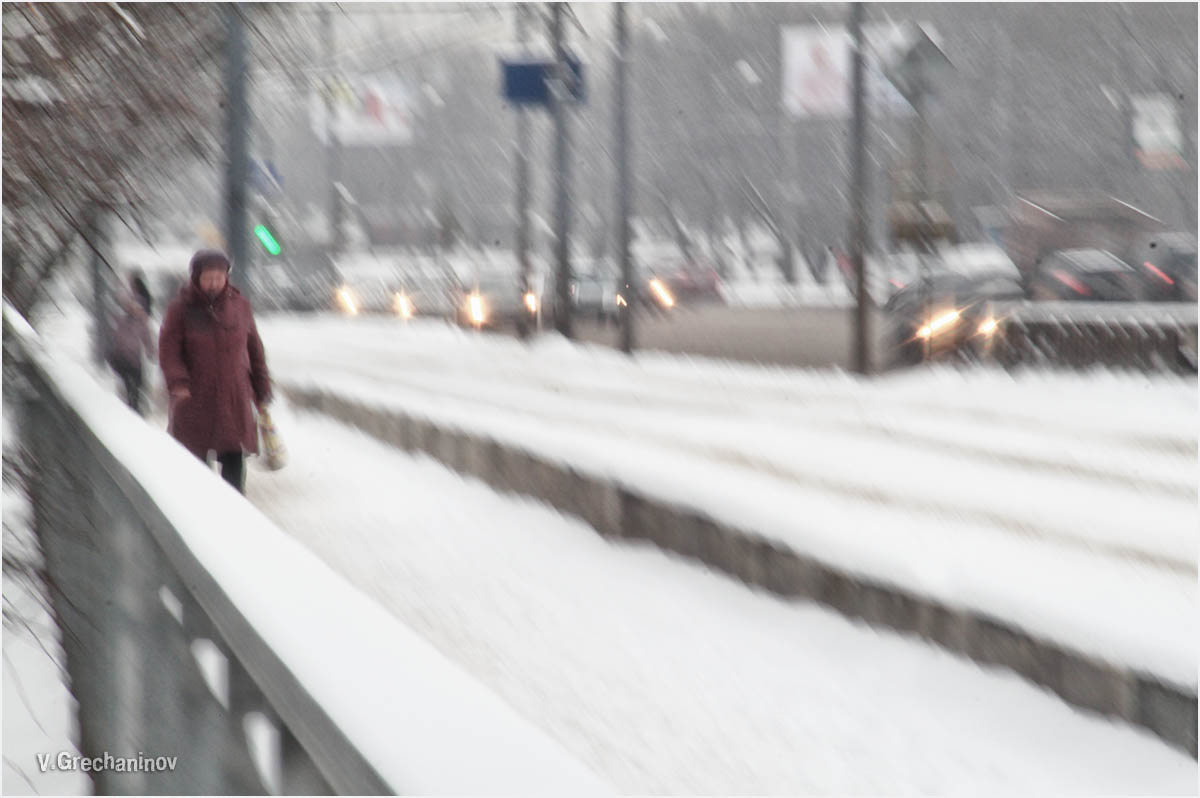 Снег в большом городе