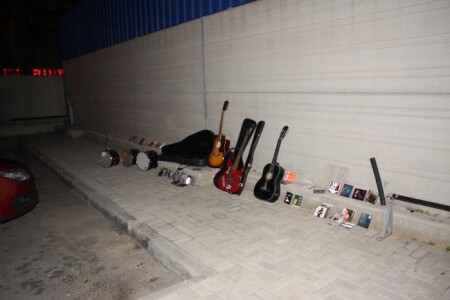 вот кто то выкинул муз.инструменты