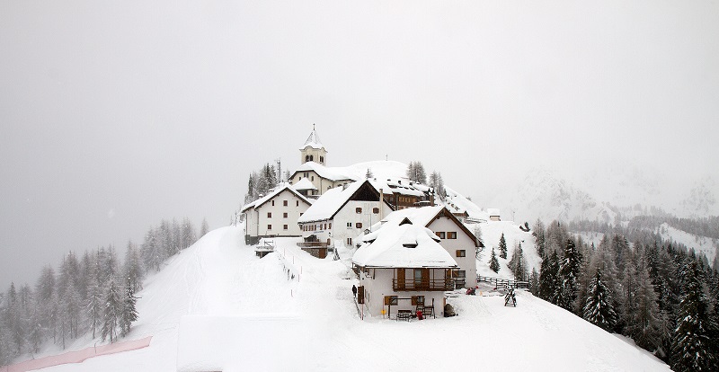 MONTE DI LUSSARI.ITALY