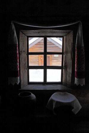 В русской избе.