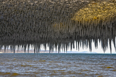 Глубоко фактурный.