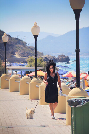 Греческая дама с собачкой