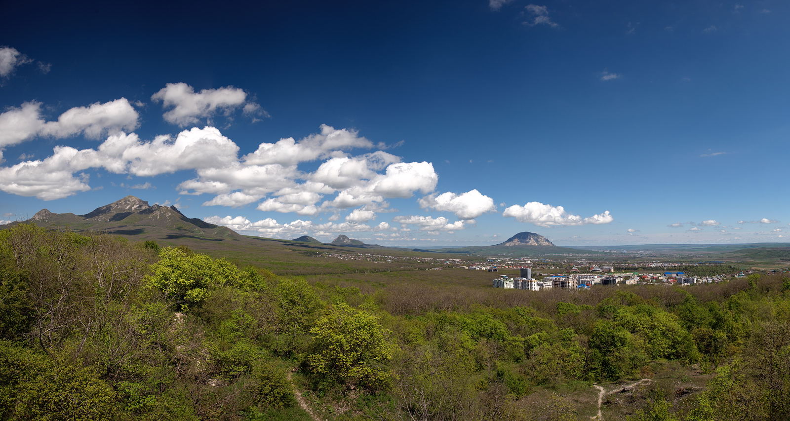 Панорама КМВ с подножия Машука