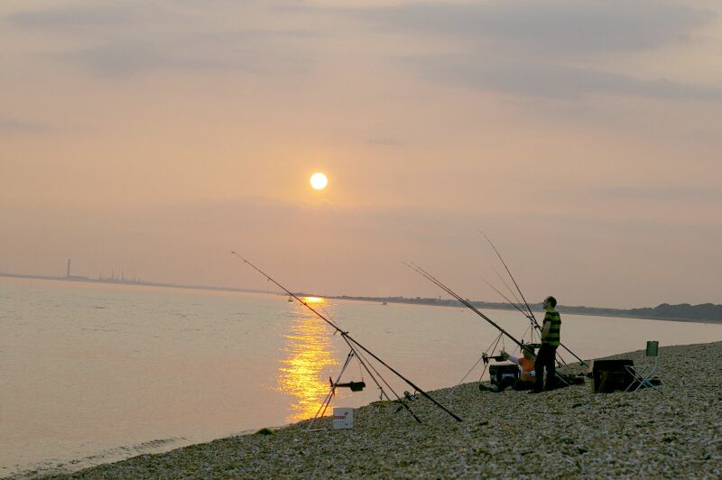 Вечерняя рыбалка на море