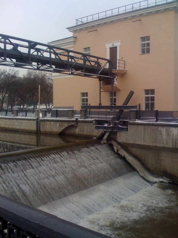 Городской водопад