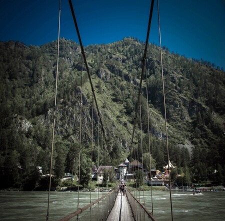 ЧЕРЕЗ КАТУНЬ