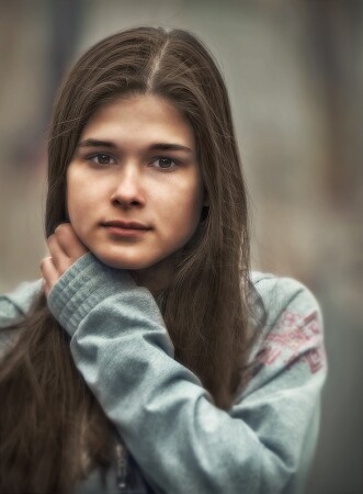 Есть девушки в русских селеньях...