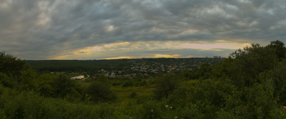 Вечер. Город. Тишина.