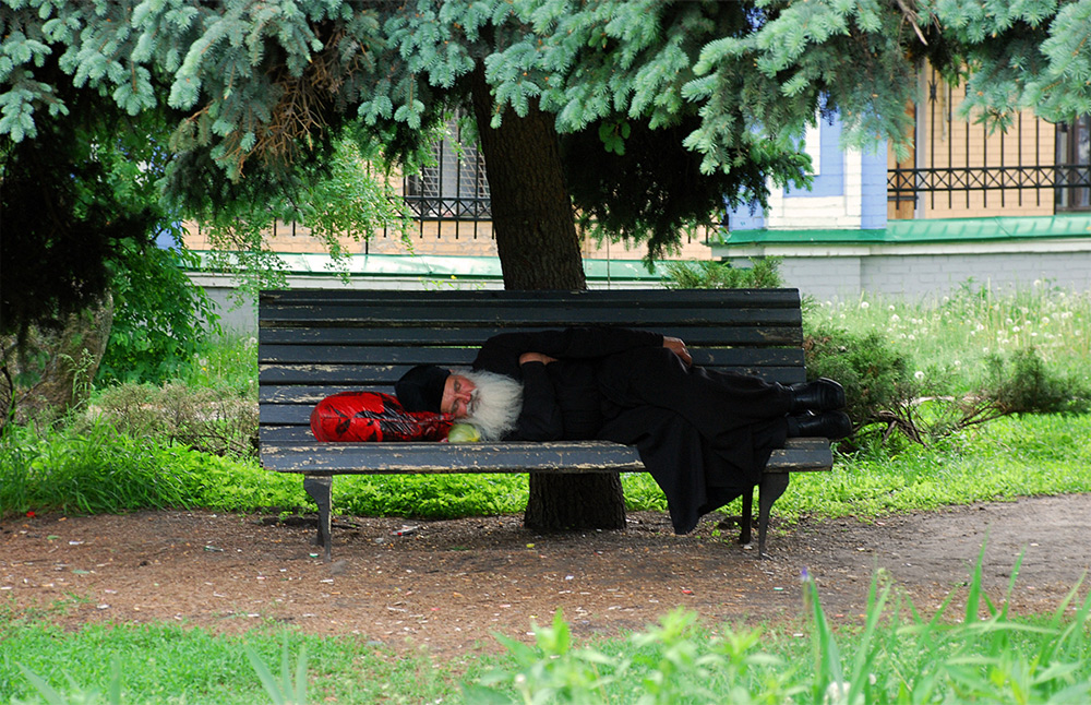 Уставшее духовенство