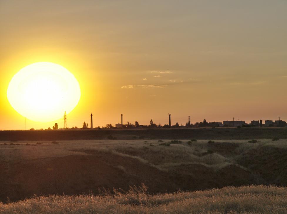 закат над городом N