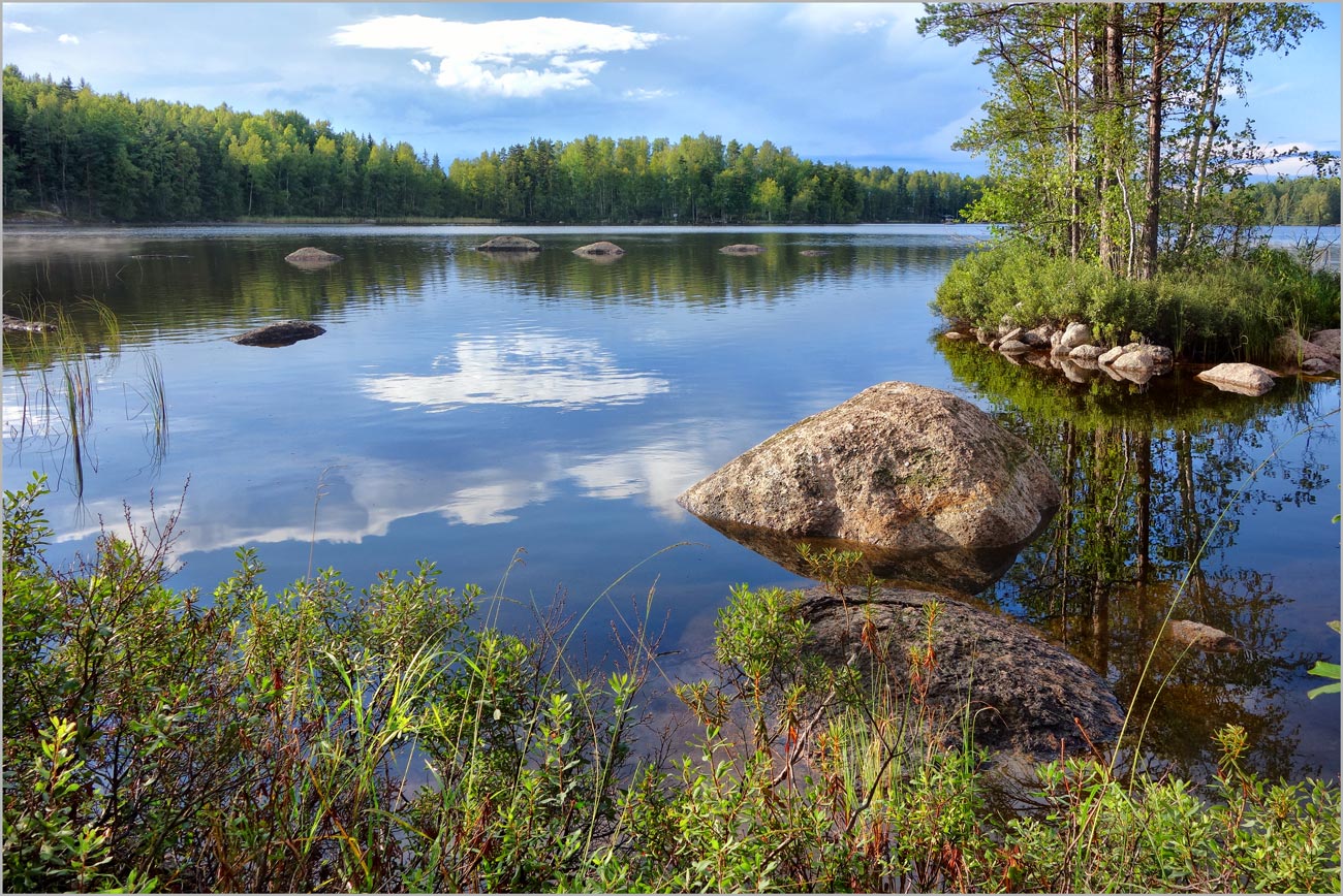 Камни в воде