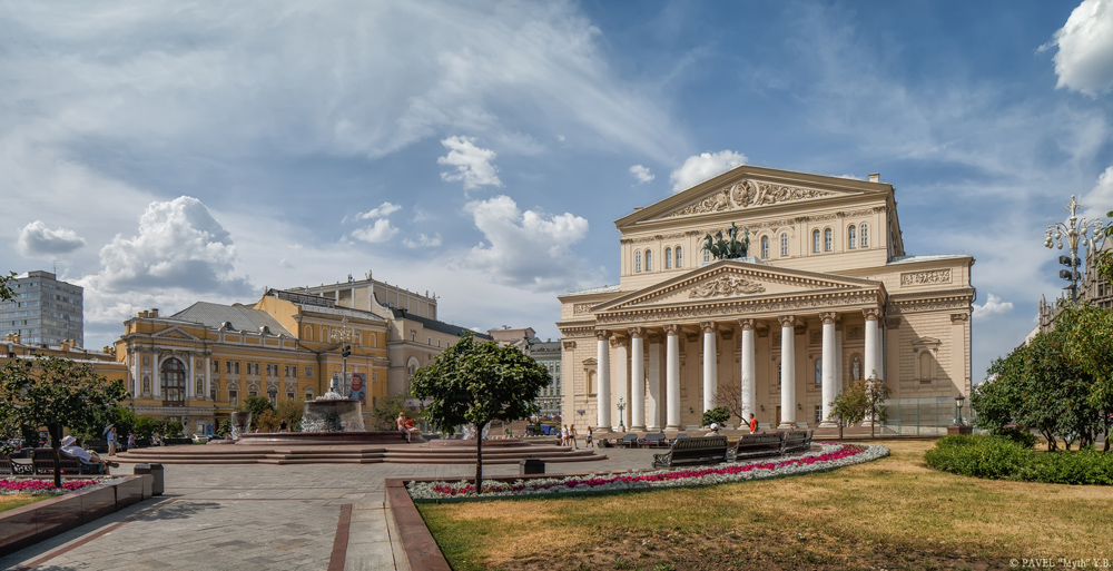 Театральная площадь