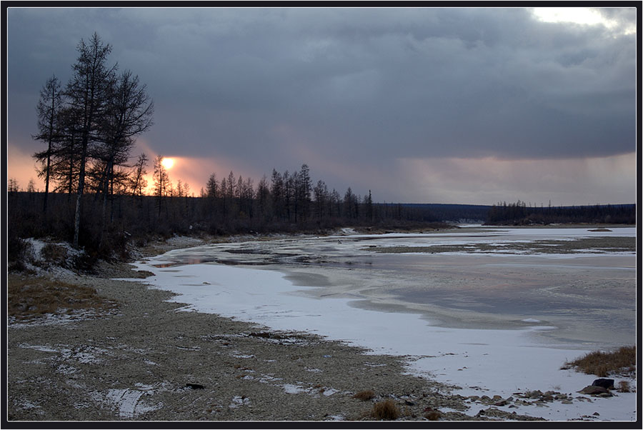 Замерзающая река