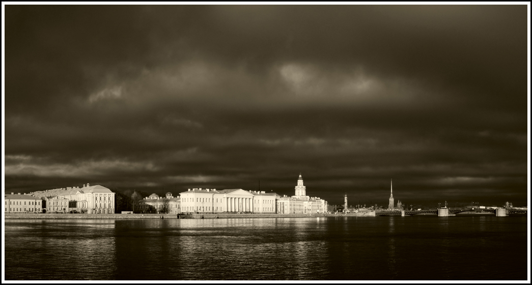 ... тучи над городом встали...