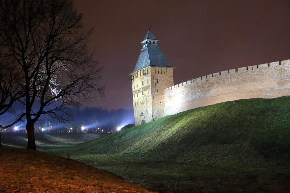 Былых времен седая красота...