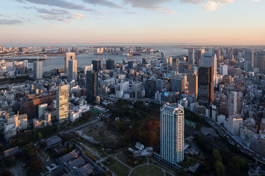 Вид на Токио и Токийский залив с телебашни Tokyo Tower