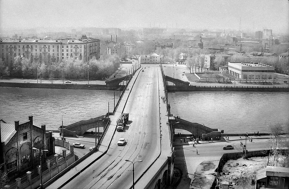 Москва, Новоспасскиий мост, 1981 год.