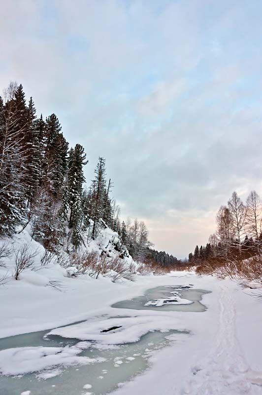 утро на таежной реке