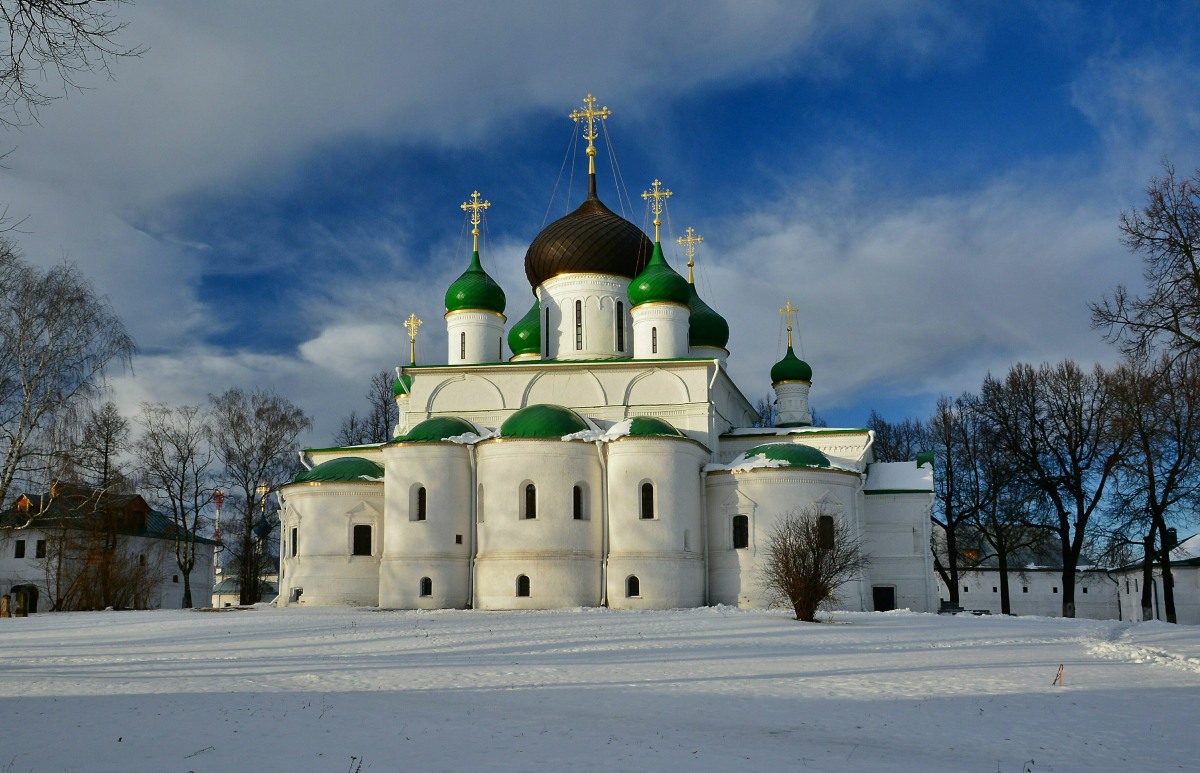 Собор Феодора Стратилата (1557), с приделами Фёдоровской ико