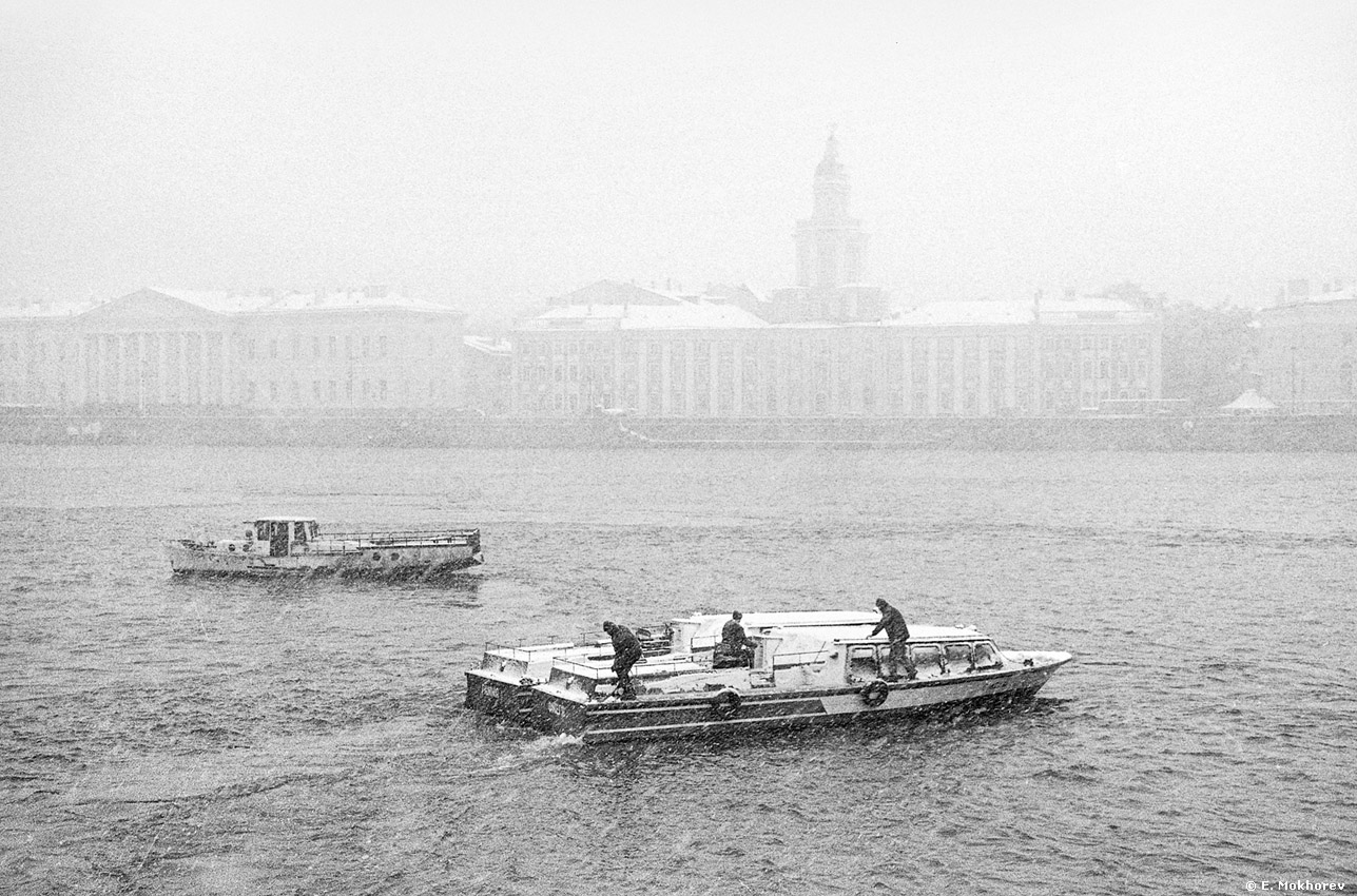 Конец сезона (катера на Неве), С.-Пб.