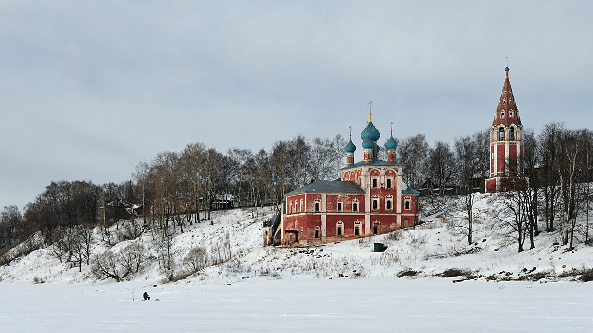 На высоком волжском берегу