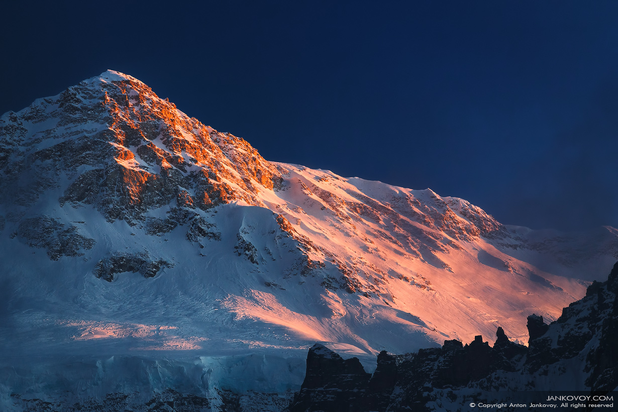 Kambachen Peak (7,903 m)