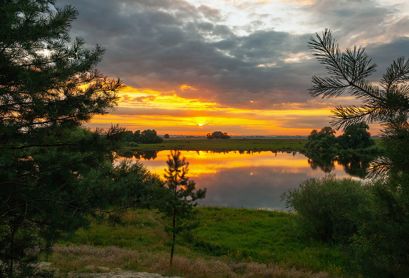 Пламя неба. Хлад воды.