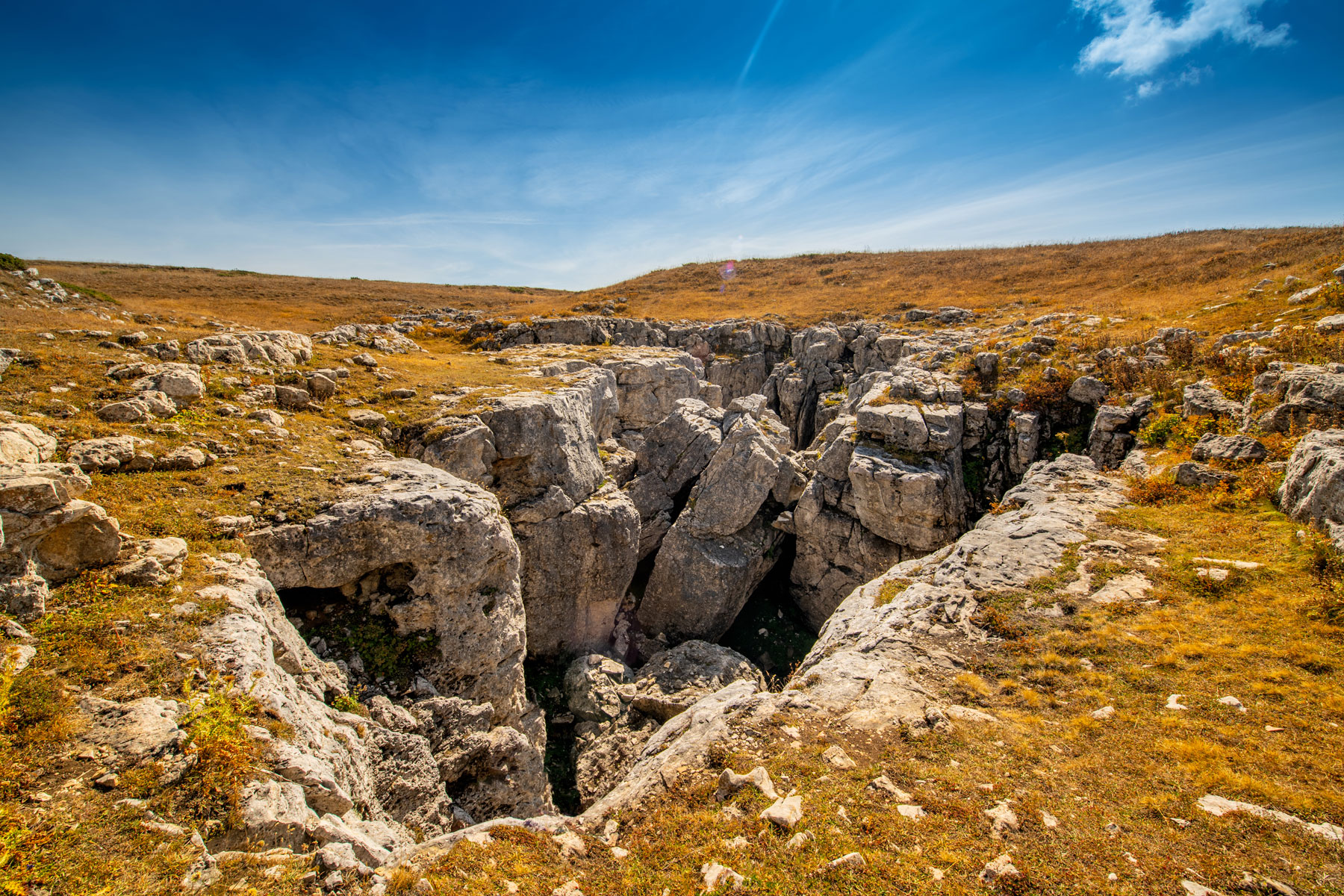 Лаго-Наки, карстовые провалы. Осенний фотопейзаж