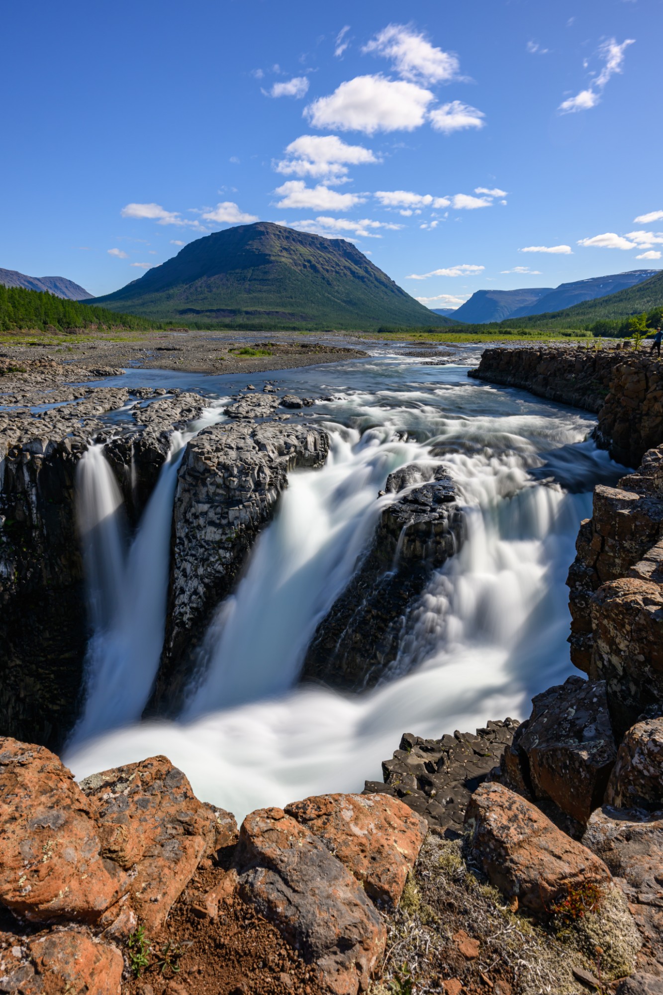 Иркиндинский водопад. Плато Путорана.