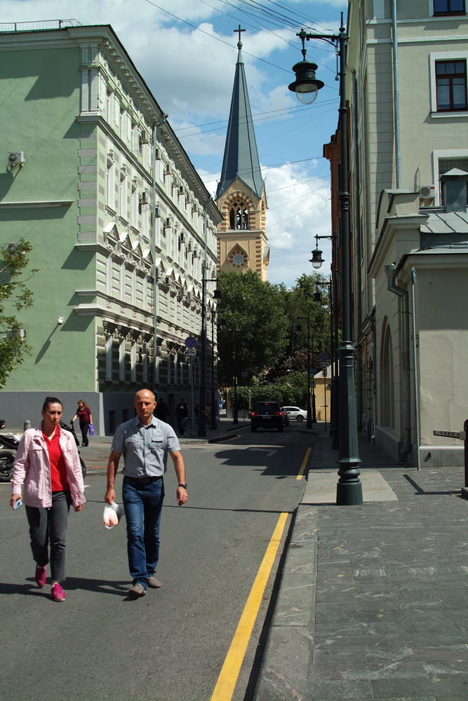 Петроверигский переулок