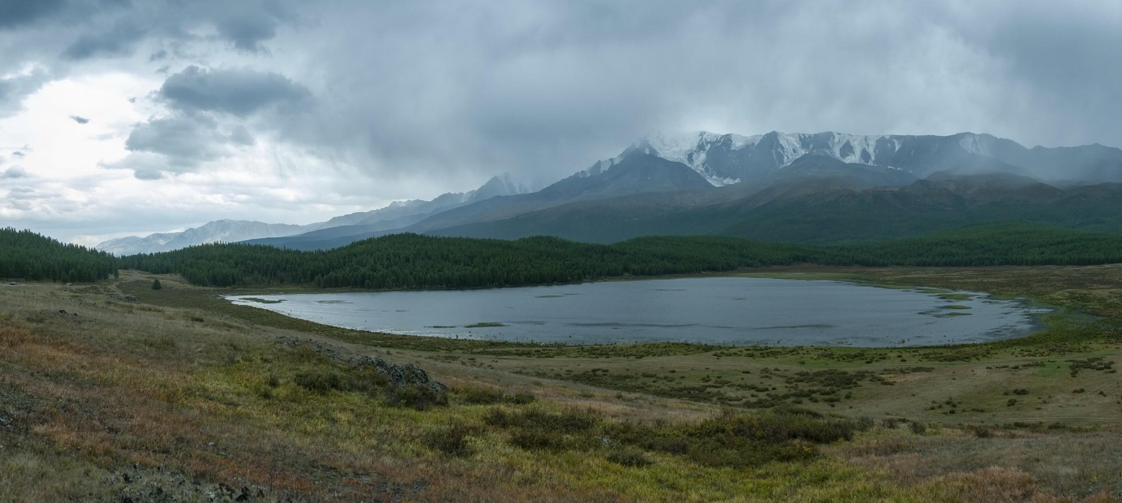 пик Куркуре в дожде