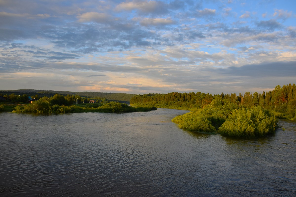 Река на закате дня