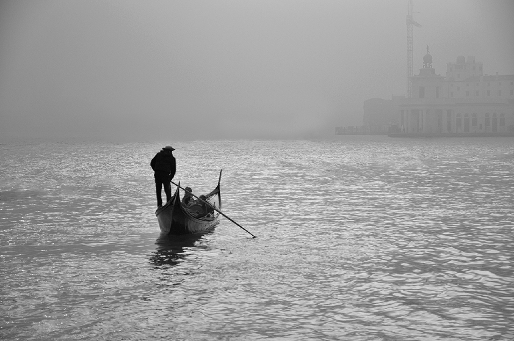 гондольерe и море