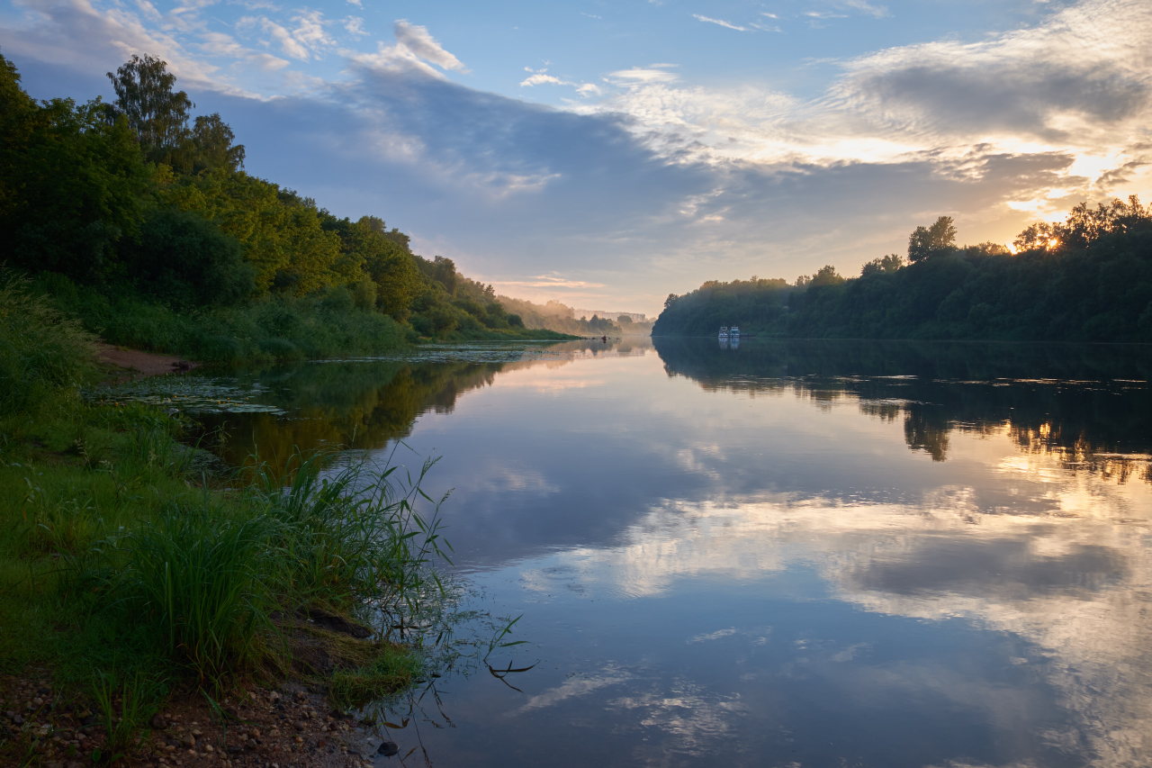 Закат на реке