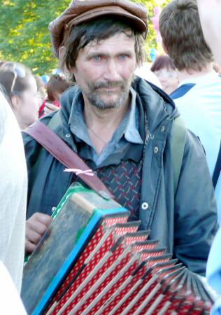 На празднике жизни