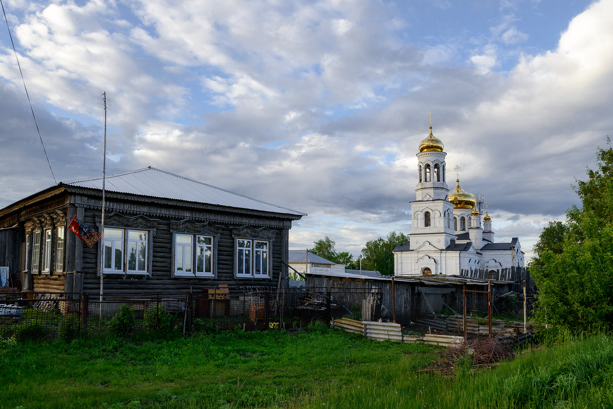 Храм...