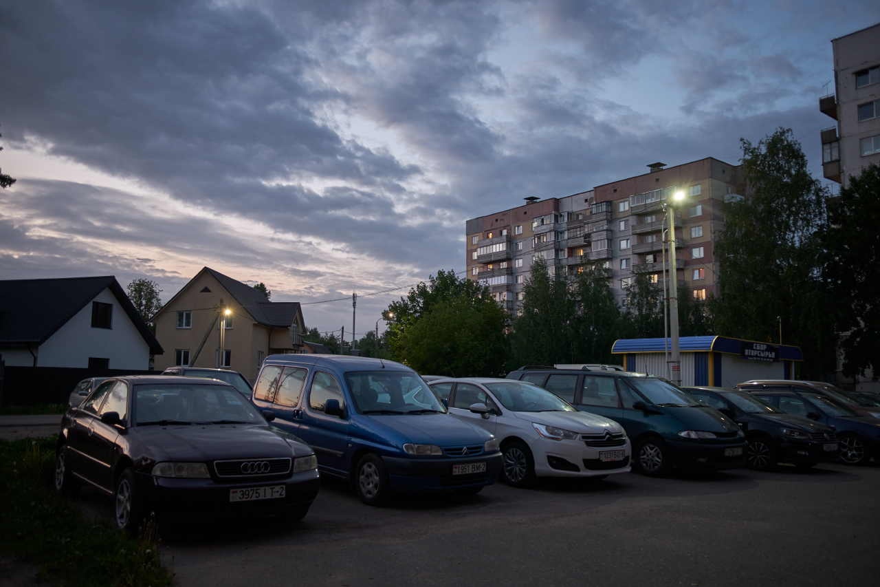 Вечер во дворе