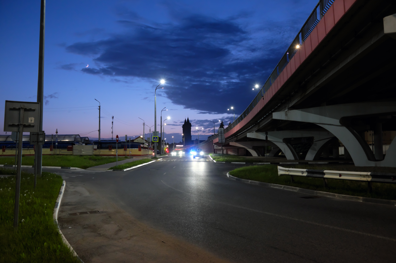 Под луной