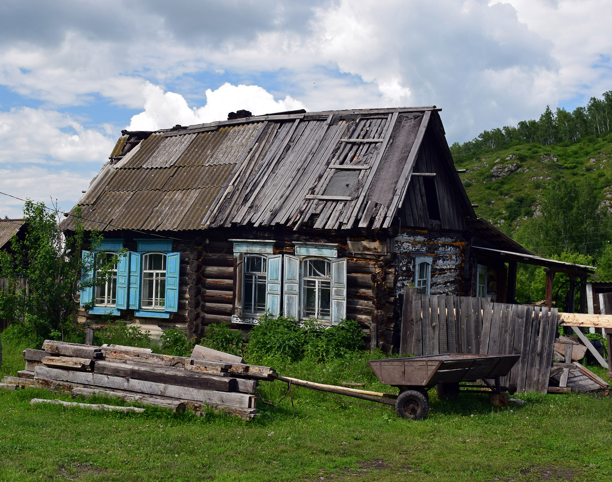 Есть еще избы в русских селениях