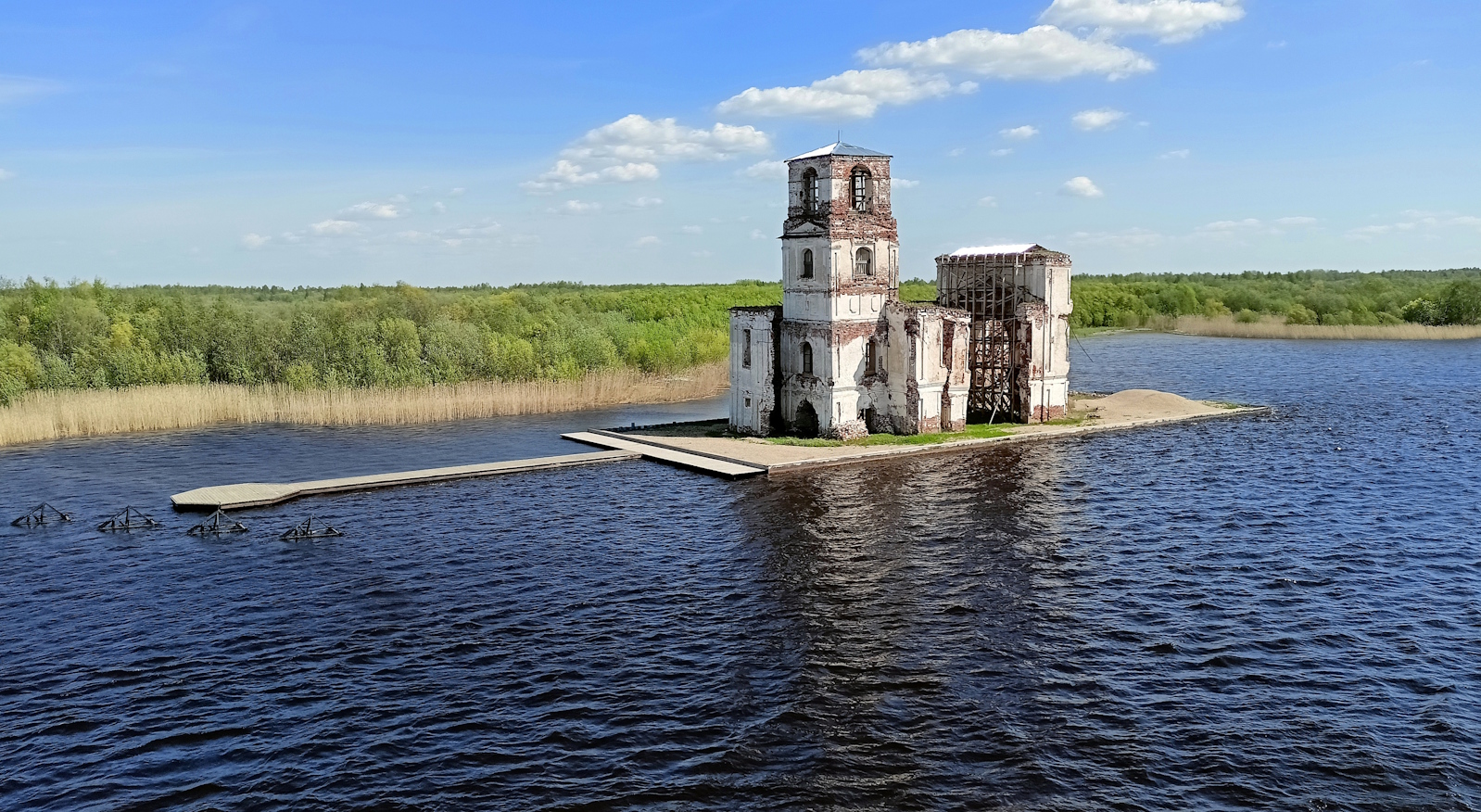 Храм на воде