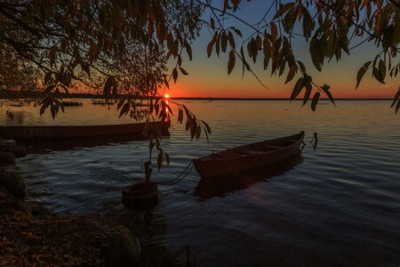 Лодки на приколе