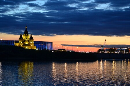 Закат на стрелке Оки и Волги