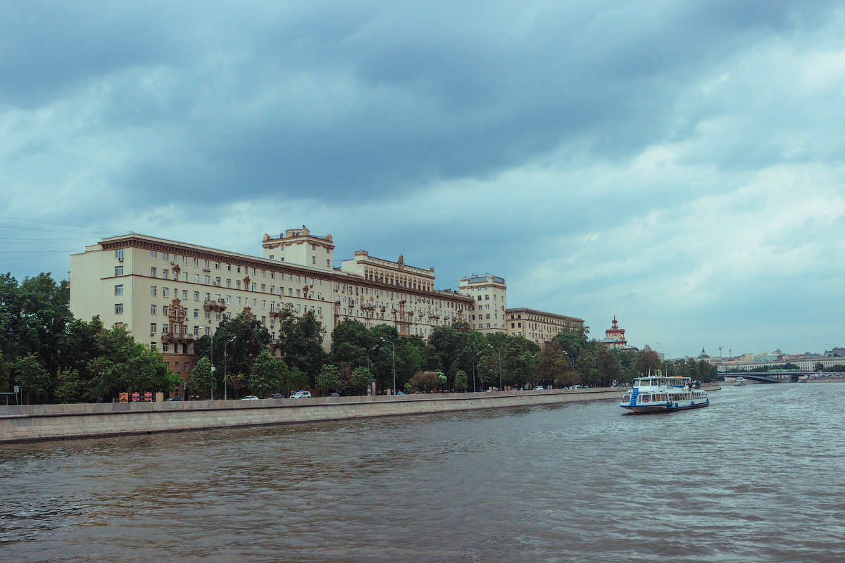 Фрунзенская набережная Москва