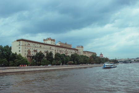 Фрунзенская набережная Москва