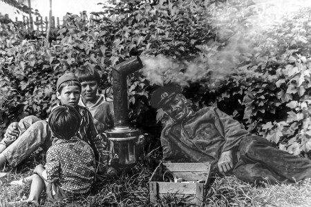 У самовара все, кроме Маши и меня